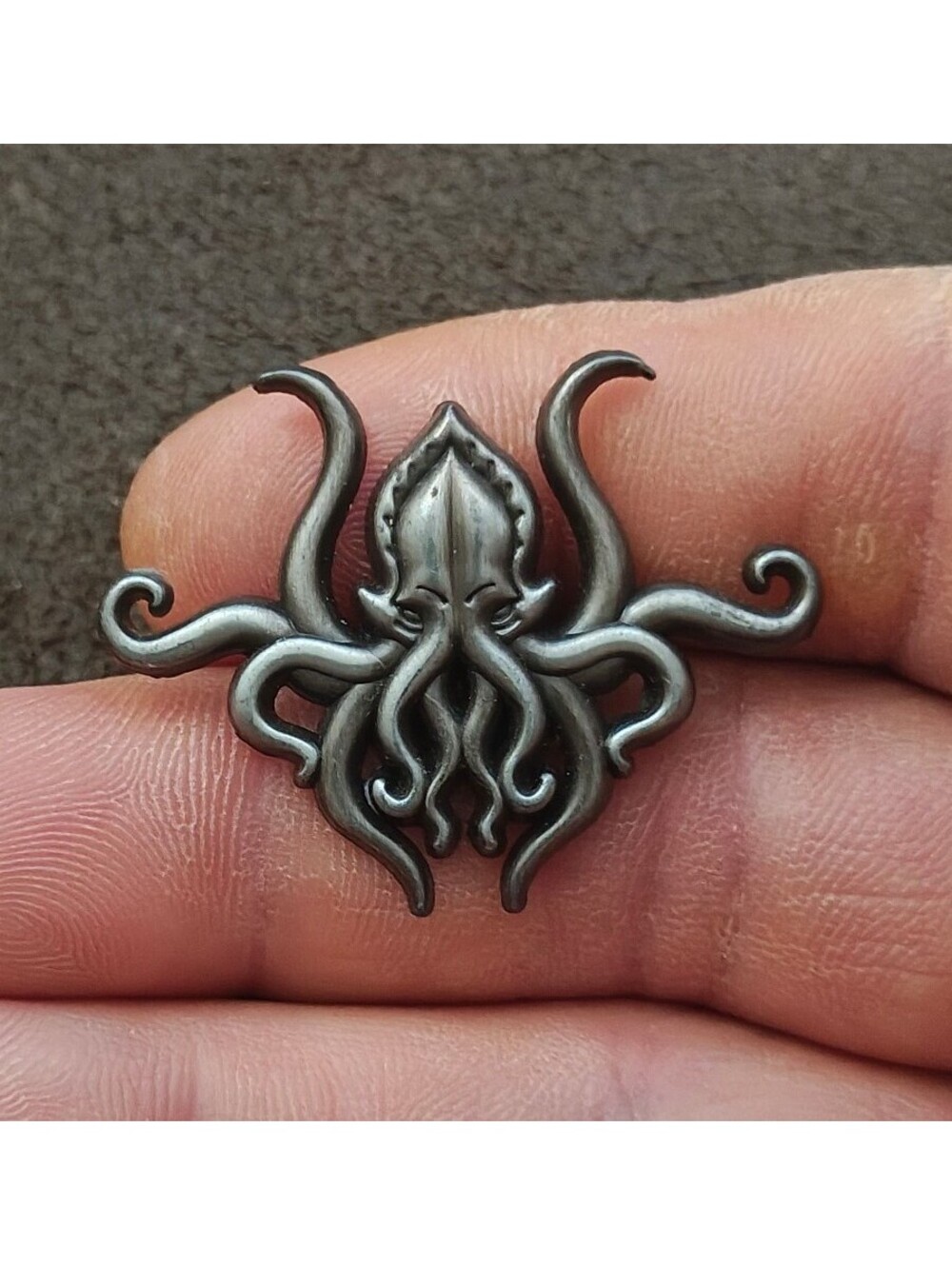 Pinsanity H.P. Lovecraft Cthulhu Antiqued Silver Tone Pin.